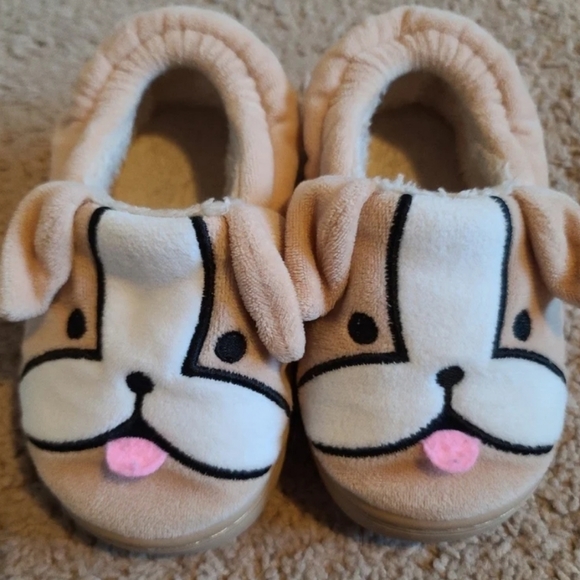 Puppy Slippers - Picture 1 of 3